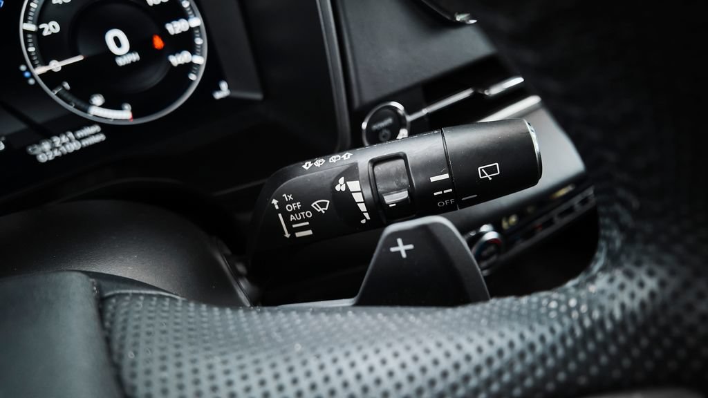 Used 2023 Mitsubishi Outlander SEL AWD/4WD image 24