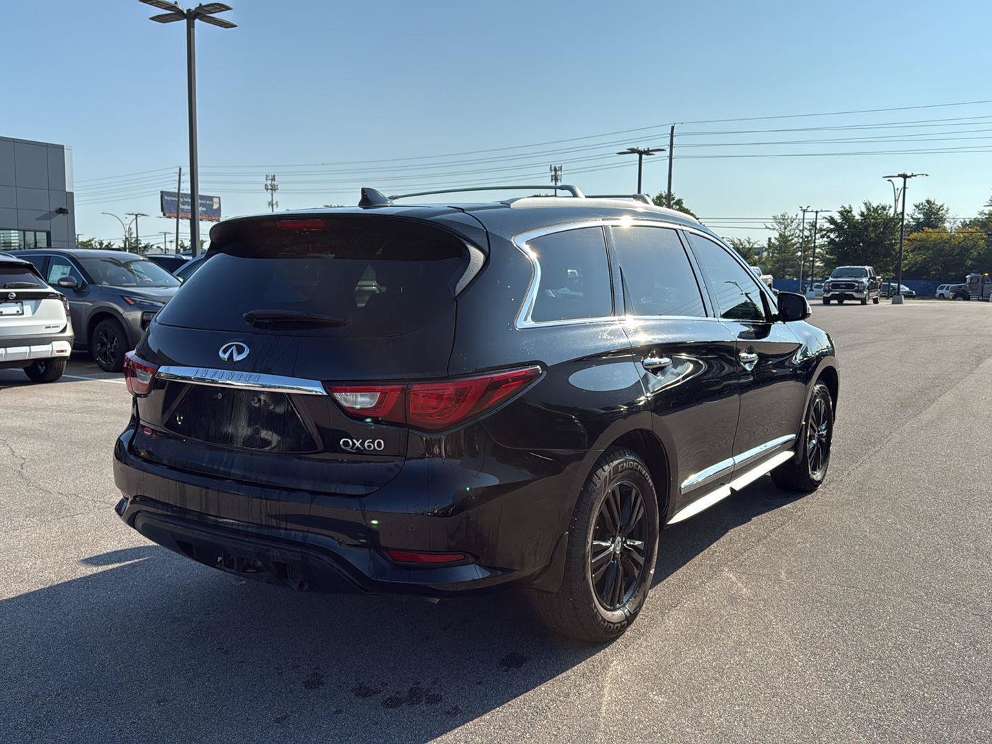Used 2016 INFINITI QX60 Luxe AWD/4WD image 3