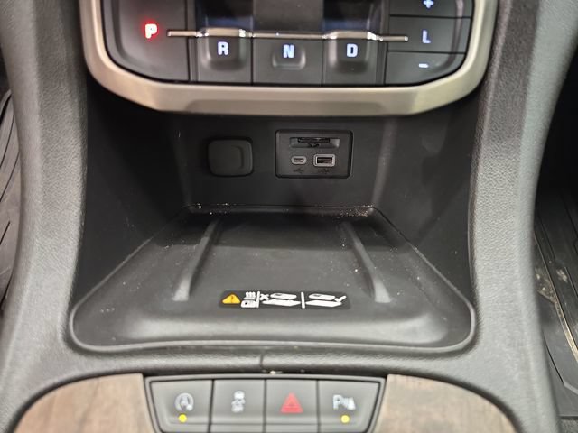 Used 2022 GMC Acadia Denali w/ Denali Ultimate Package AWD/4WD image 28