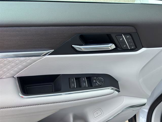 Used 2024 GMC Acadia Denali image 14