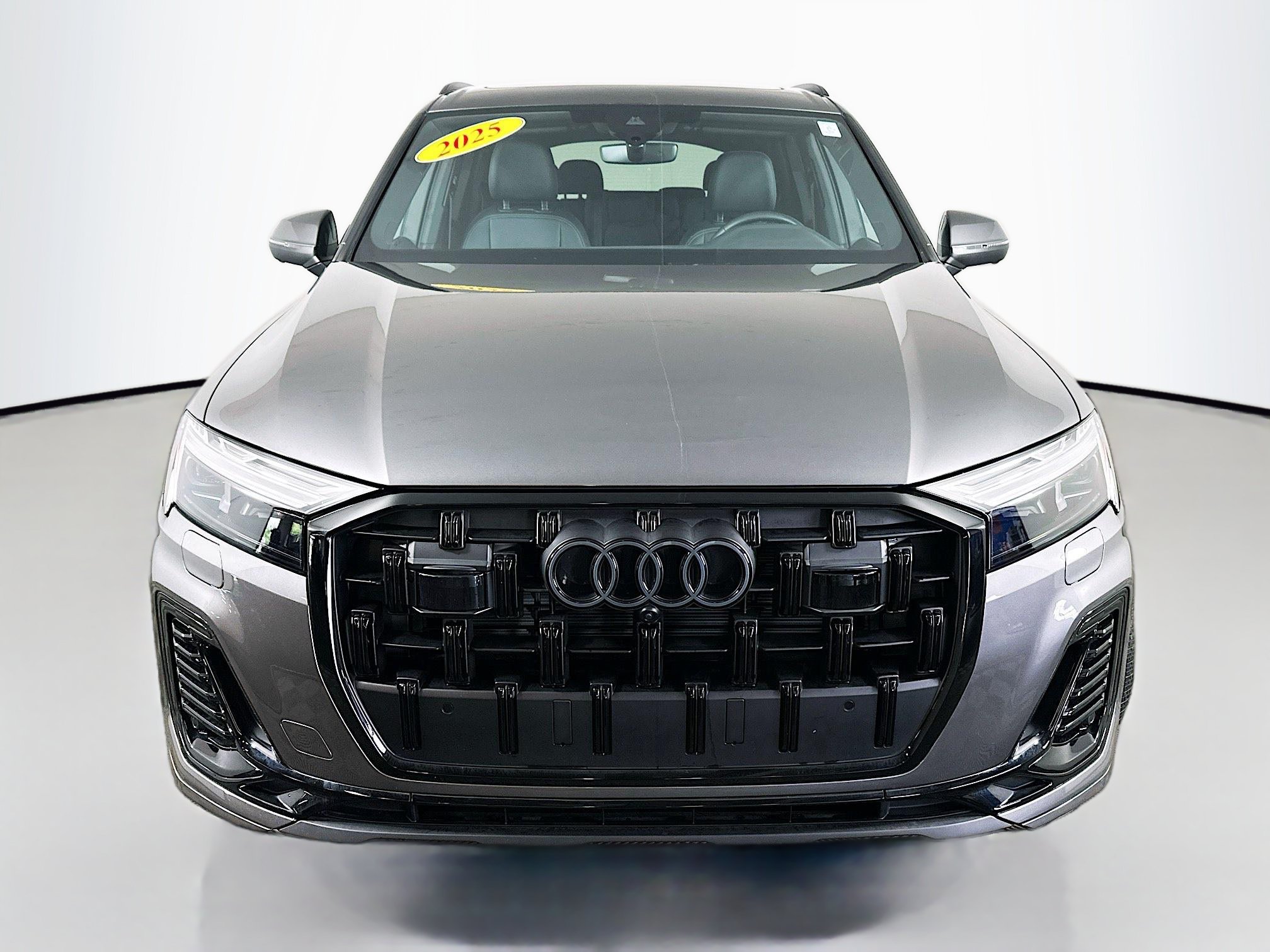 Used 2025 Audi Q7 2.0T Premium w/ Convenience Plus Package AWD/4WD image 2