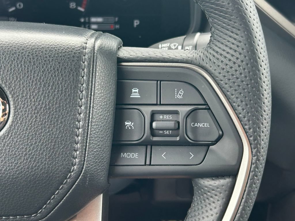 Used 2026 Toyota Tundra Limited AWD/4WD image 45