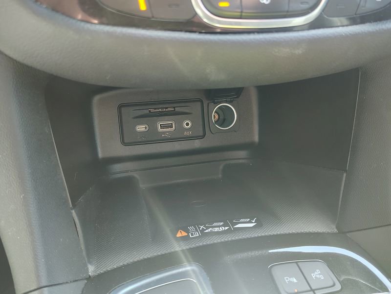 Used 2024 Chevrolet Equinox Premier AWD/4WD image 22