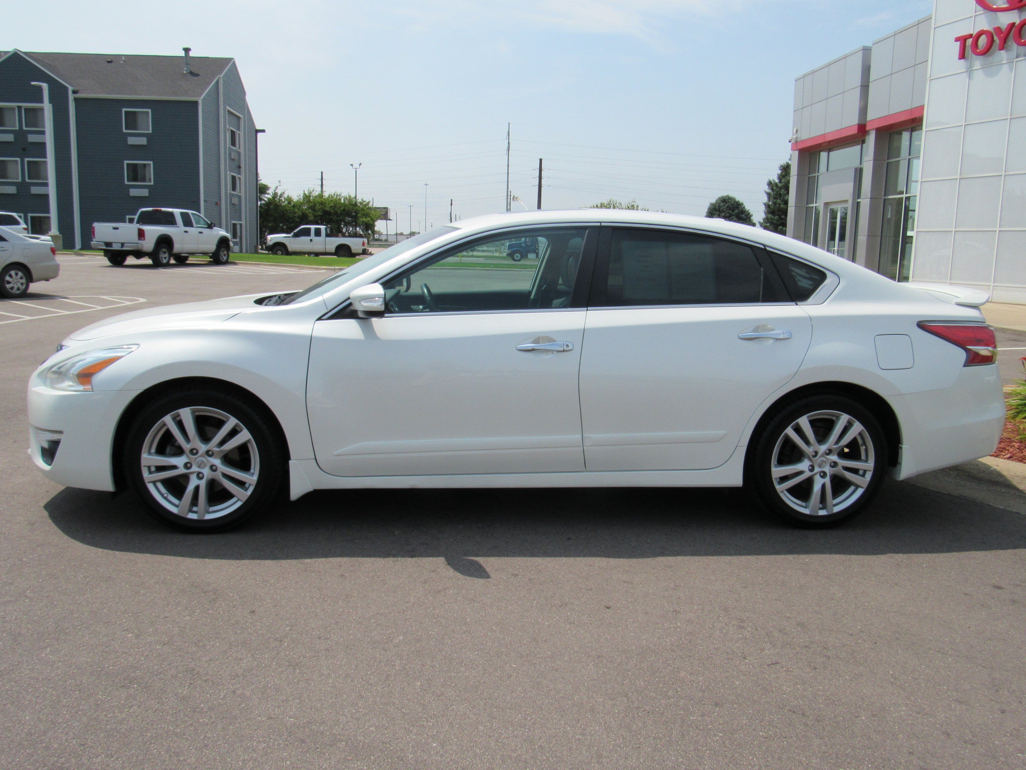 Used 2015 Nissan Altima 3.5 SL FWD image 9