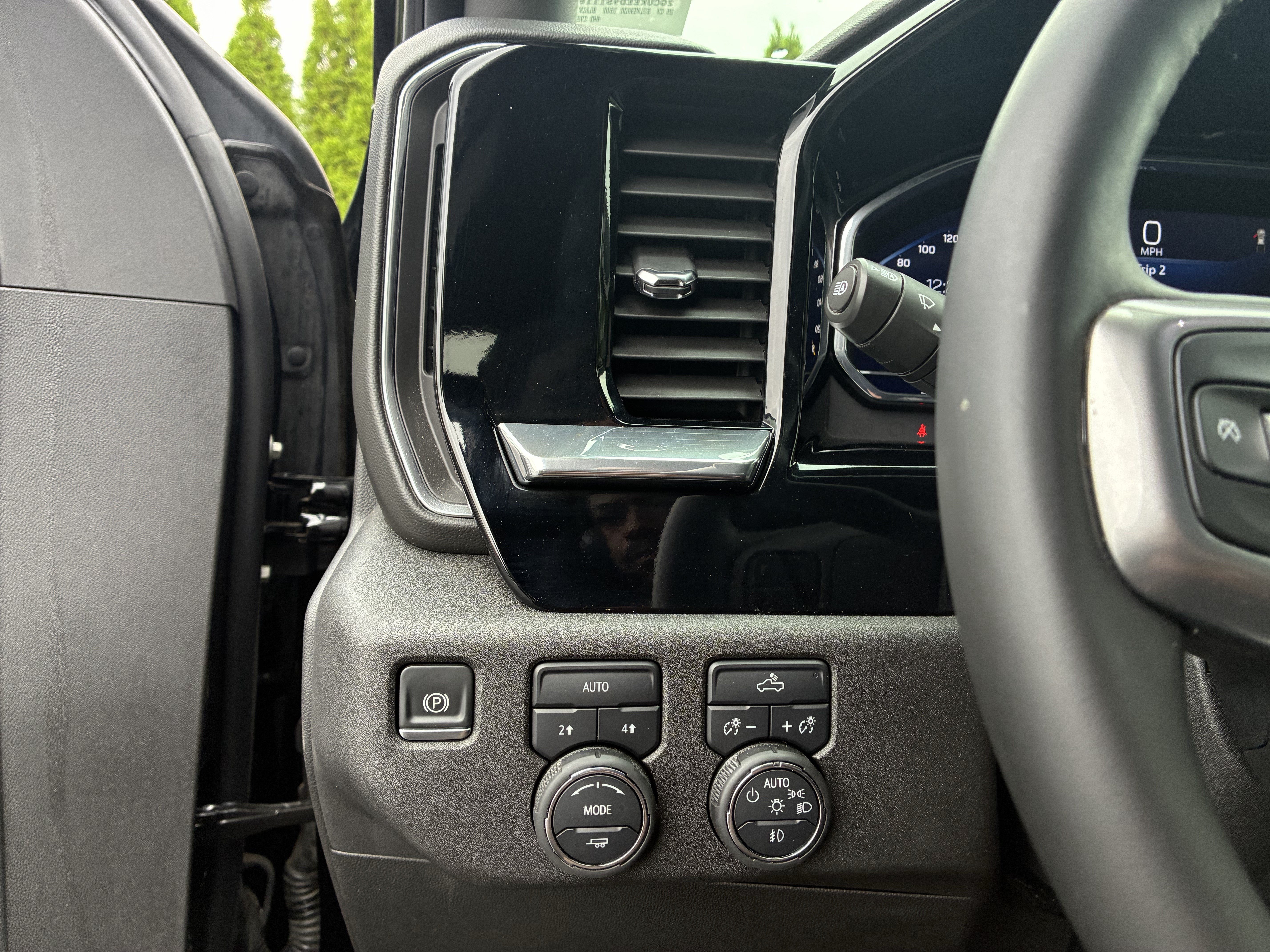Used 2025 Chevrolet Silverado 1500 RST AWD/4WD image 27