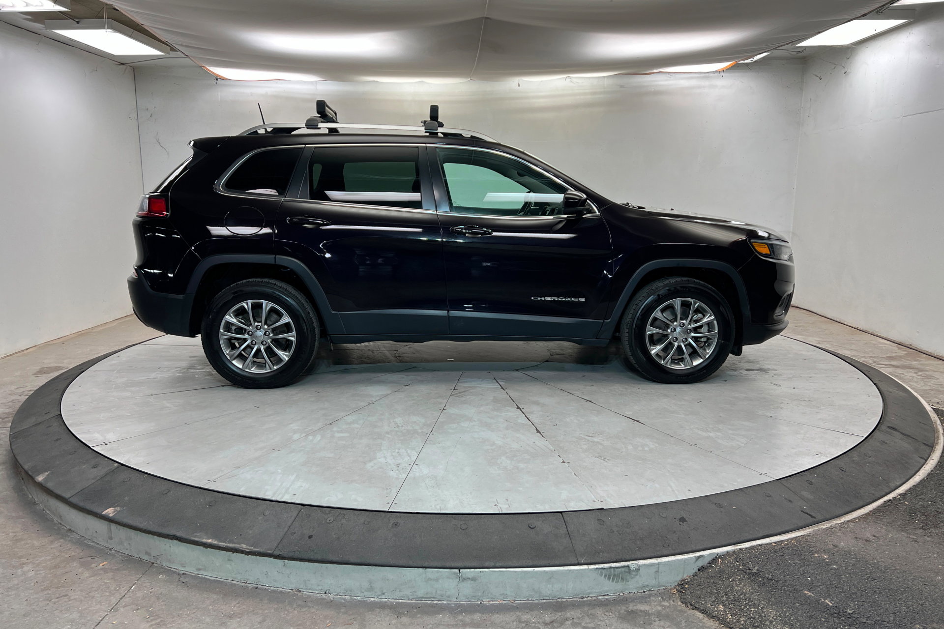 Used 2021 Jeep Cherokee Latitude Lux w/ Comfort/Convenience Group image 7