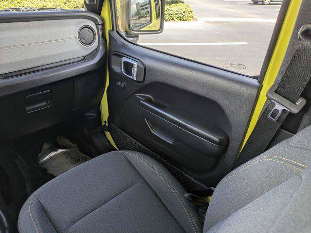 Certified 2024 Jeep Gladiator Sport AWD/4WD image 17