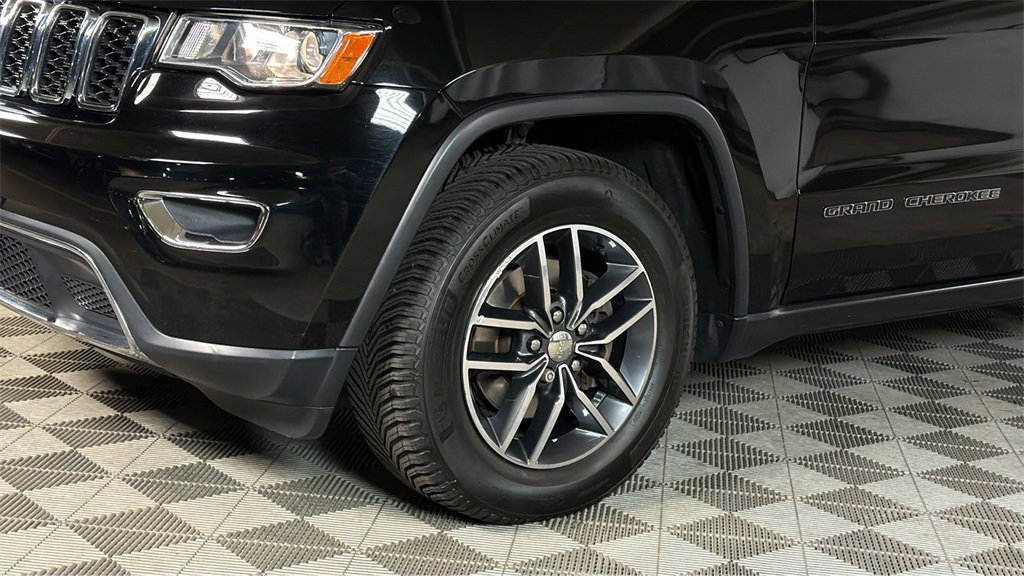 Used 2017 Jeep Grand Cherokee Limited image 4