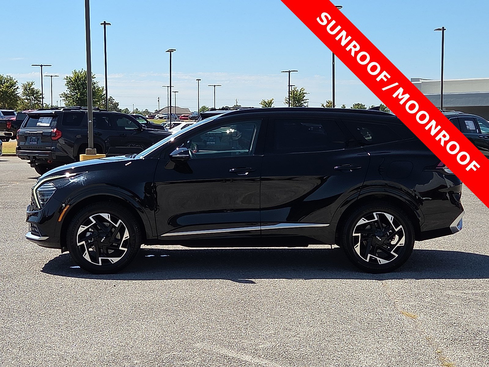 Used 2024 Kia Sportage SX AWD/4WD image 3
