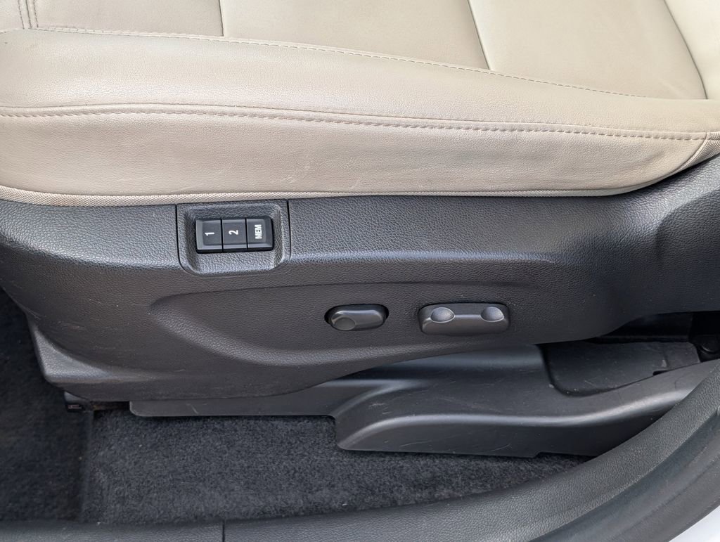 Used 2019 Buick Encore Essence w/ Safety Package II image 5