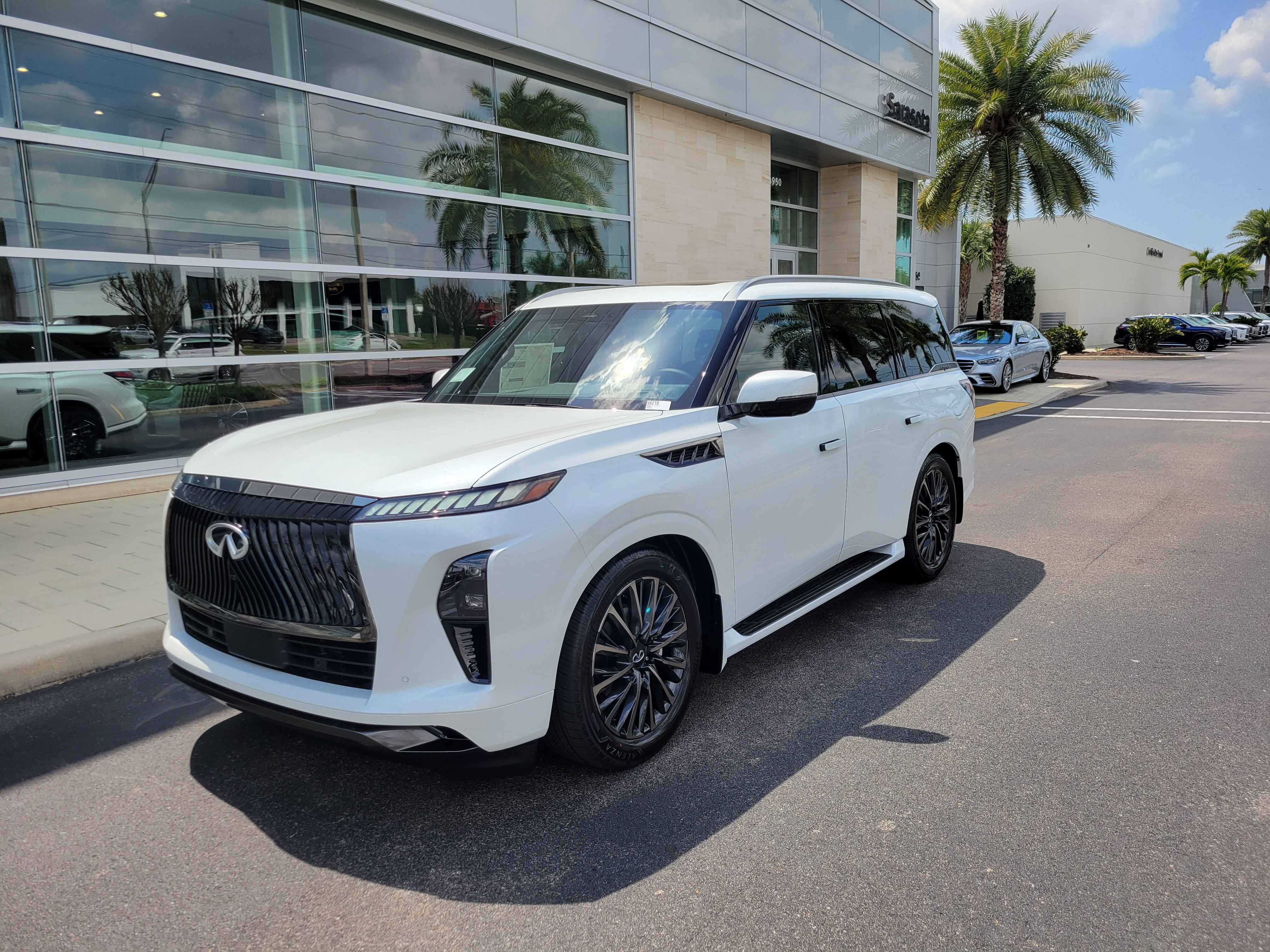 New 2026 INFINITI QX80 Autograph w/ Premium Cargo Package AWD/4WD image 8