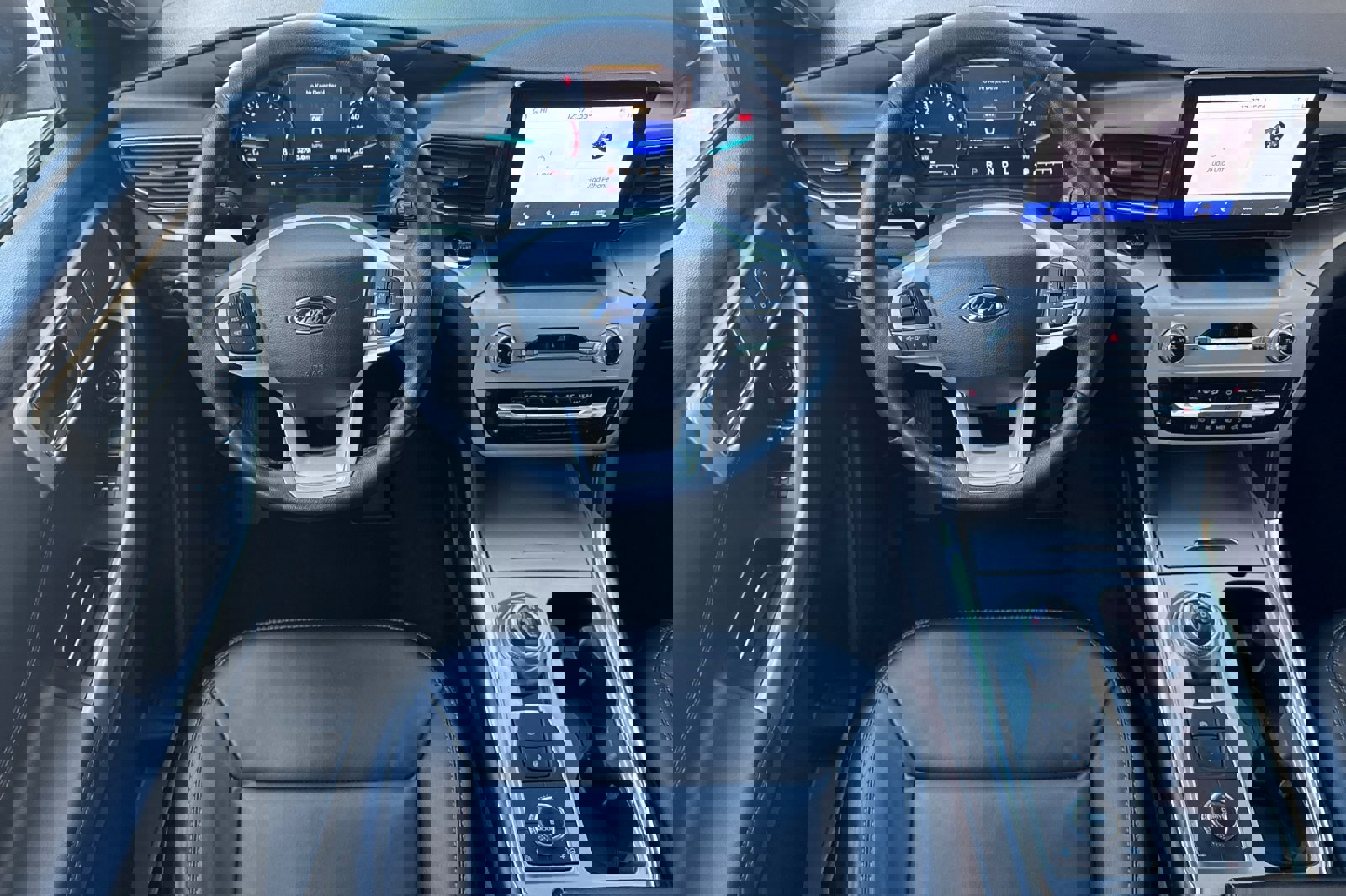 Certified 2022 Ford Explorer XLT w/ Equipment Group 202A image 15