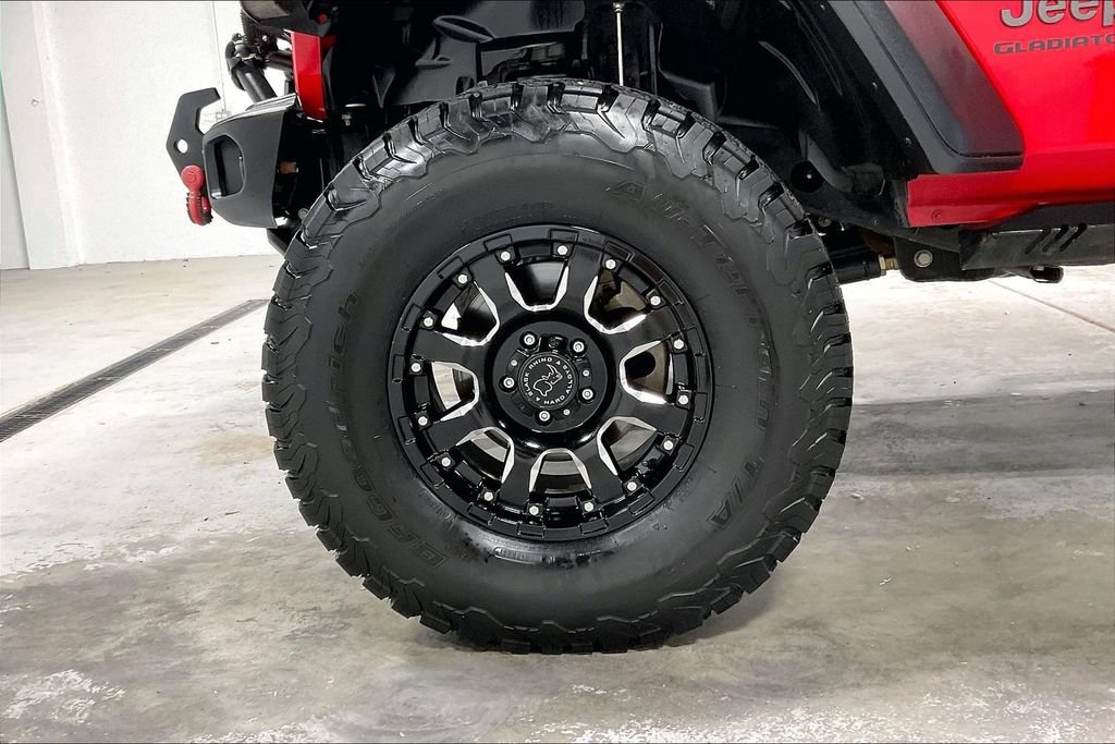 Used 2020 Jeep Gladiator Rubicon w/ Dual Top Group AWD/4WD image 10