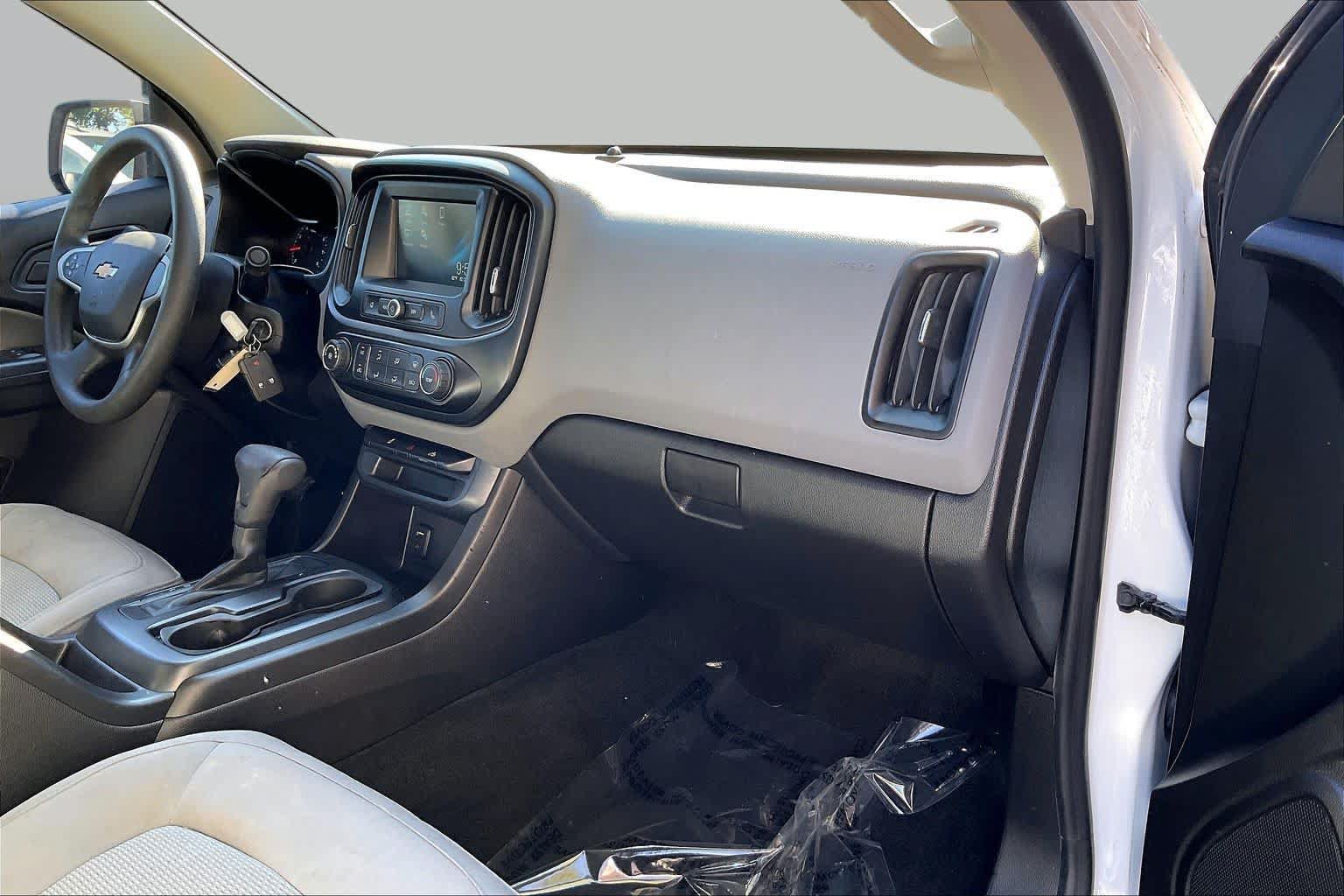Used 2018 Chevrolet Colorado W/T w/ WT Convenience Package RWD image 16