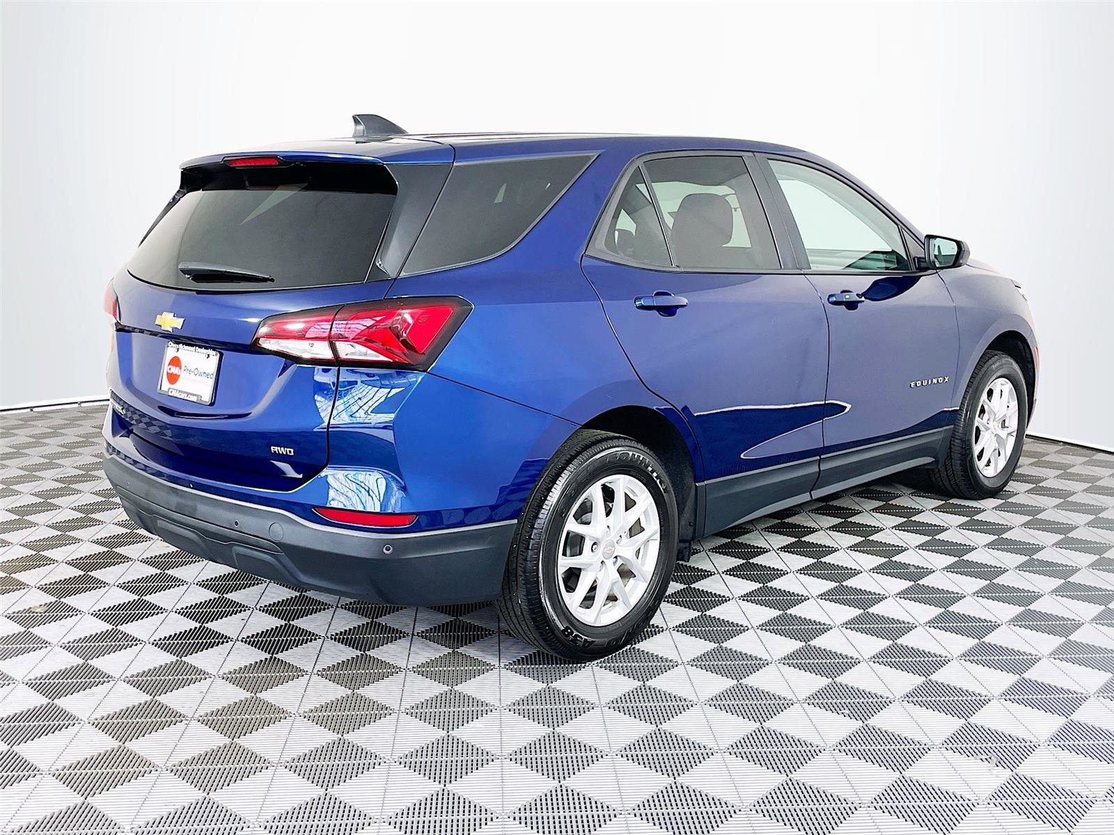 Used 2023 Chevrolet Equinox LS w/ LS Convenience Package image 9