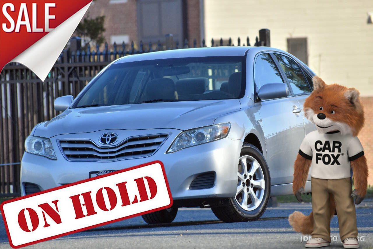 Used 2011 Toyota Camry LE w/ LE Extra-Value Pkg FWD image 1