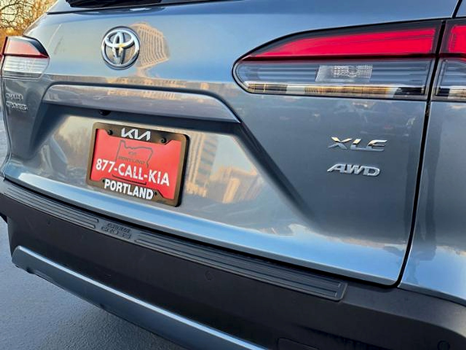 Used 2023 Toyota Corolla Cross XLE image 13