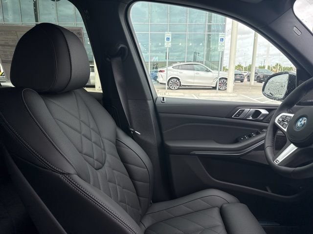 New 2026 BMW X5 xDrive50e w/ M Sport Package AWD/4WD image 17