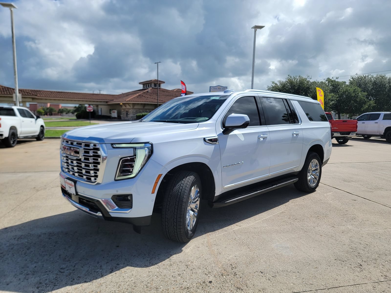 New 2026 GMC Yukon XL Denali w/ LPO, Floor Liner Package AWD/4WD image 3
