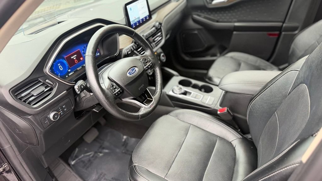 Used 2020 Ford Escape Titanium AWD/4WD image 14