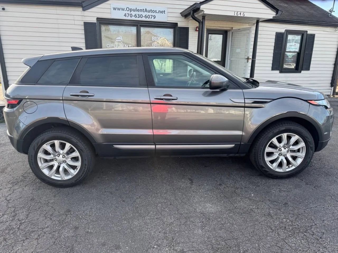 Used 2017 Land Rover Range Rover Evoque SE image 11