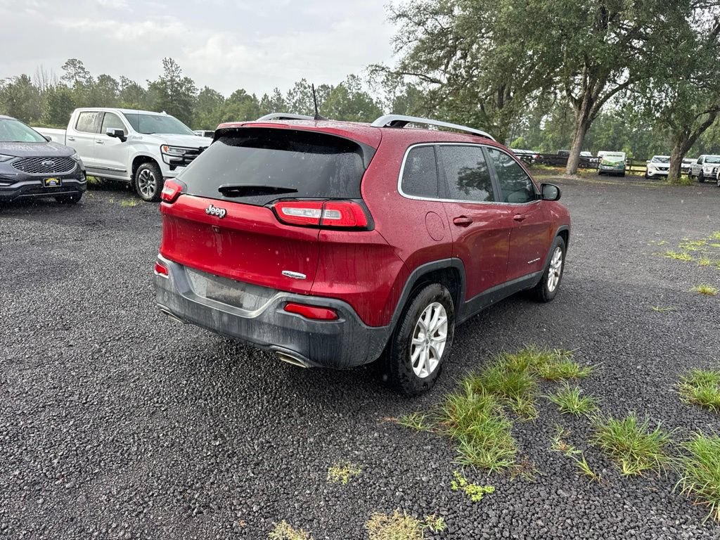 Used 2017 Jeep Cherokee Latitude w/ Comfort/Convenience Group FWD image 5
