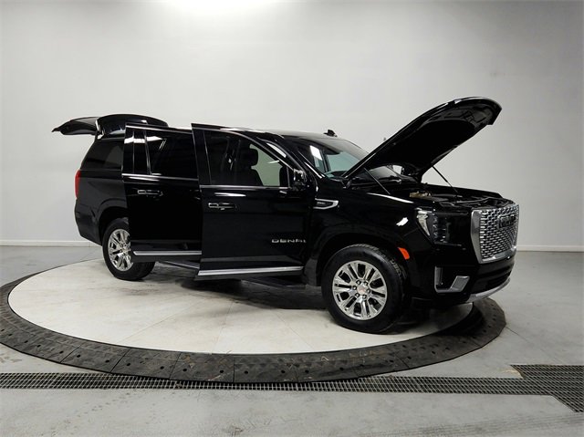 Used 2021 GMC Yukon XL Denali image 9