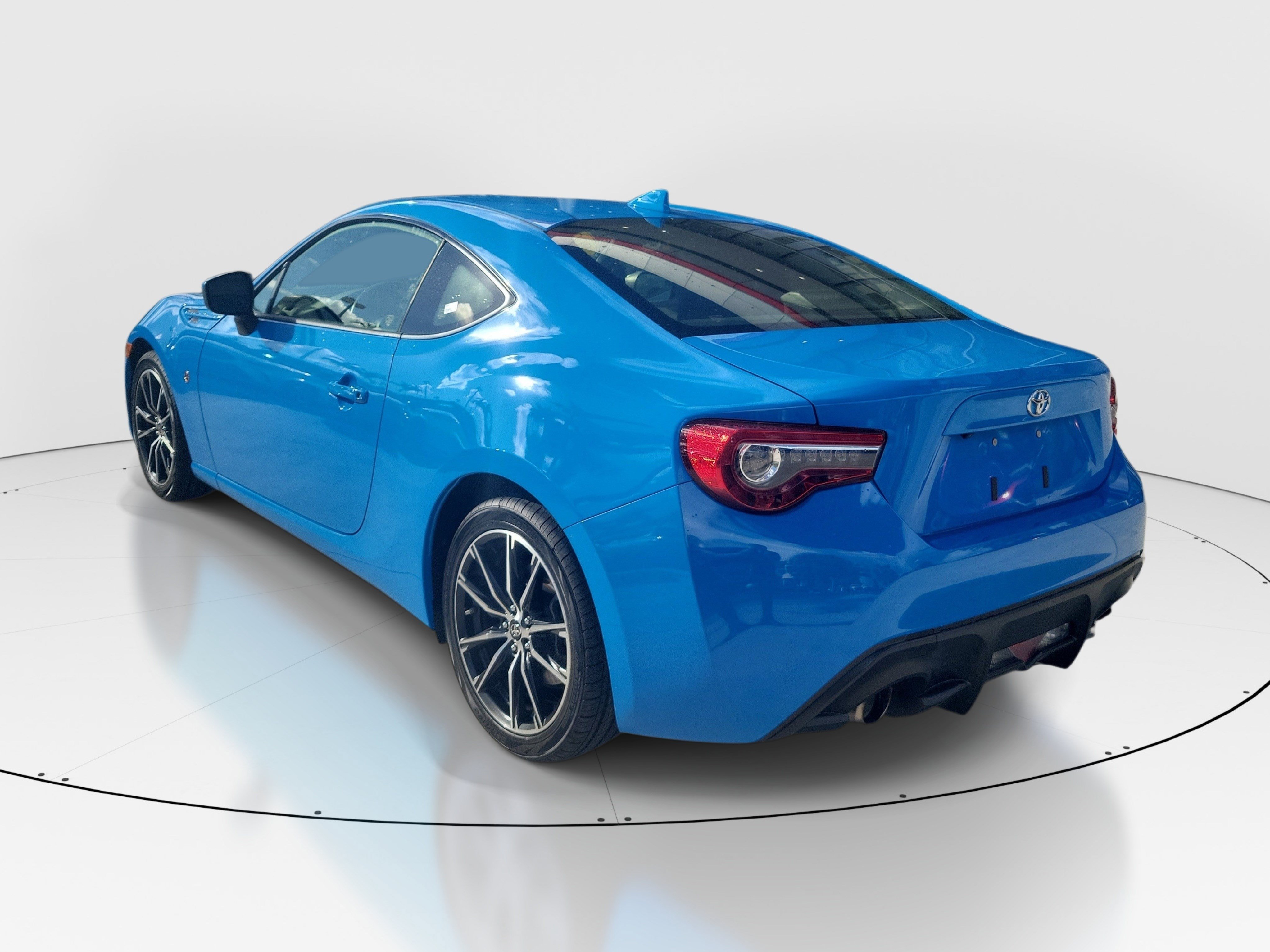 Used 2020 Toyota 86 RWD image 5