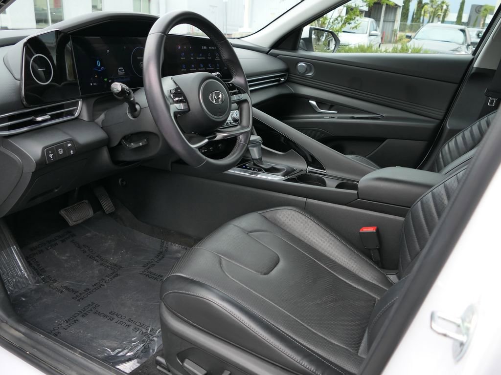Certified 2023 Hyundai Elantra Limited w/ Cargo Package image 10