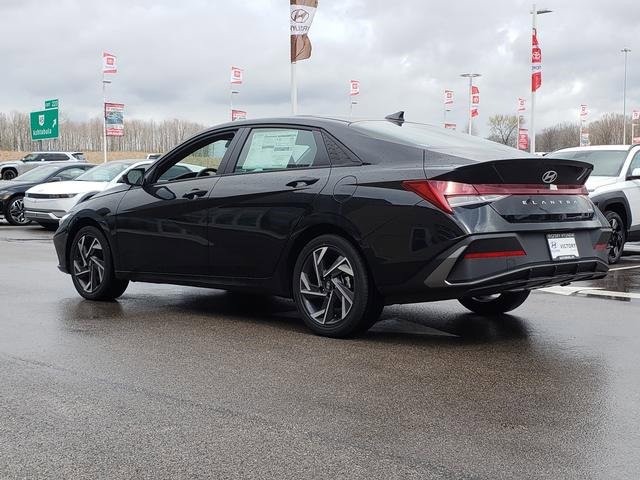 New 2025 Hyundai Elantra SEL image 7