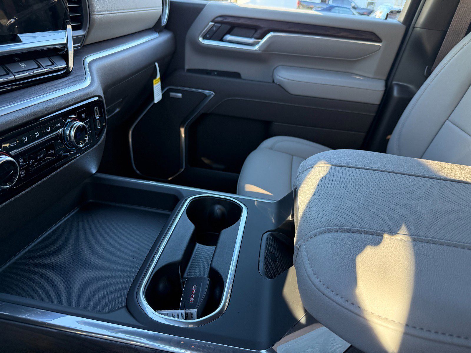 New 2026 GMC Sierra 2500 SLT w/ SLT Premium Package image 33