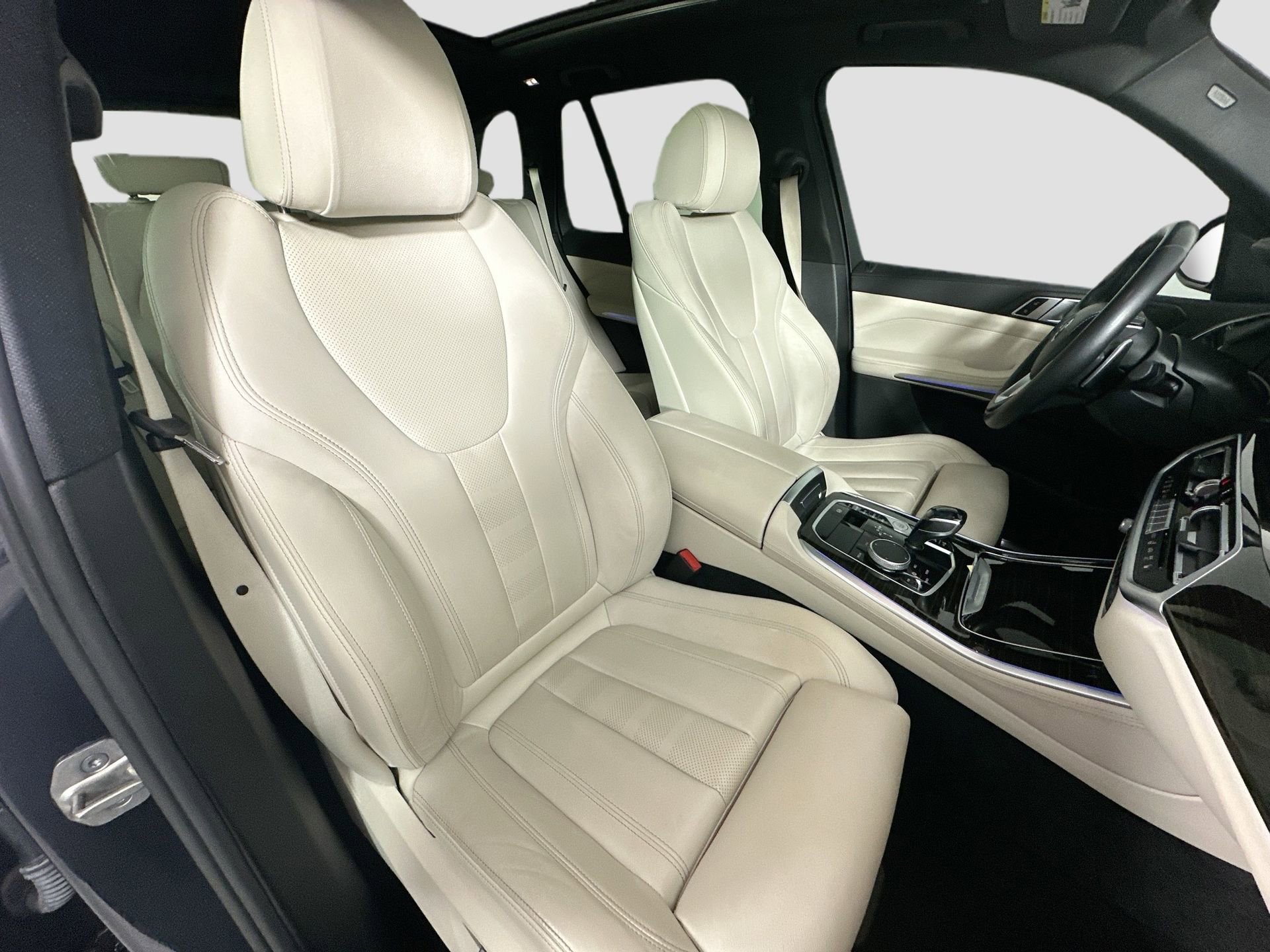 Used 2021 BMW X5 sDrive40i w/ Parking Assistance Package image 29