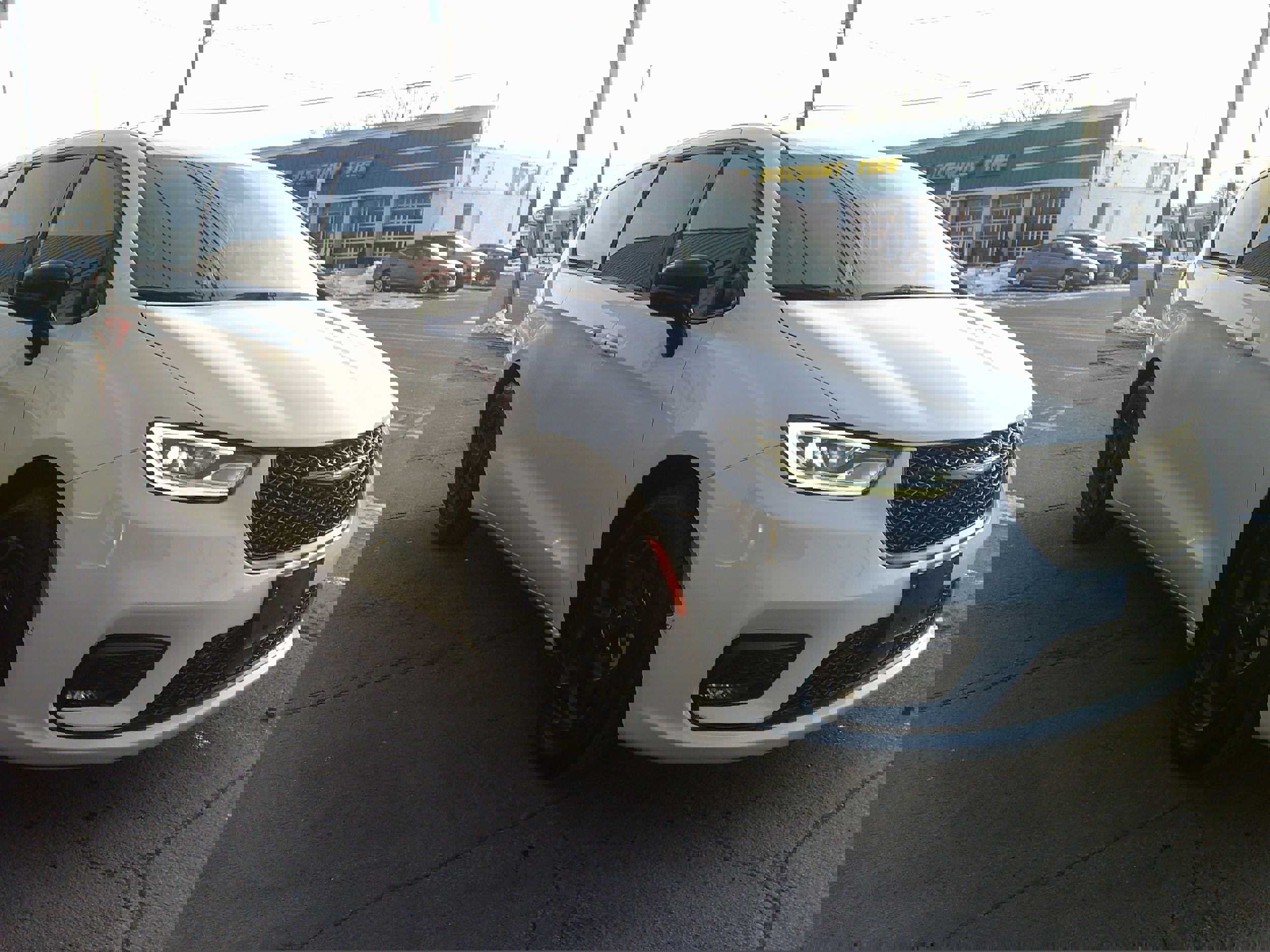 Used 2024 Chrysler Pacifica Select image 7