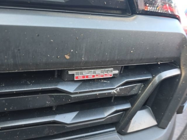 Used 2023 Chevrolet Colorado Trail Boss AWD/4WD image 4