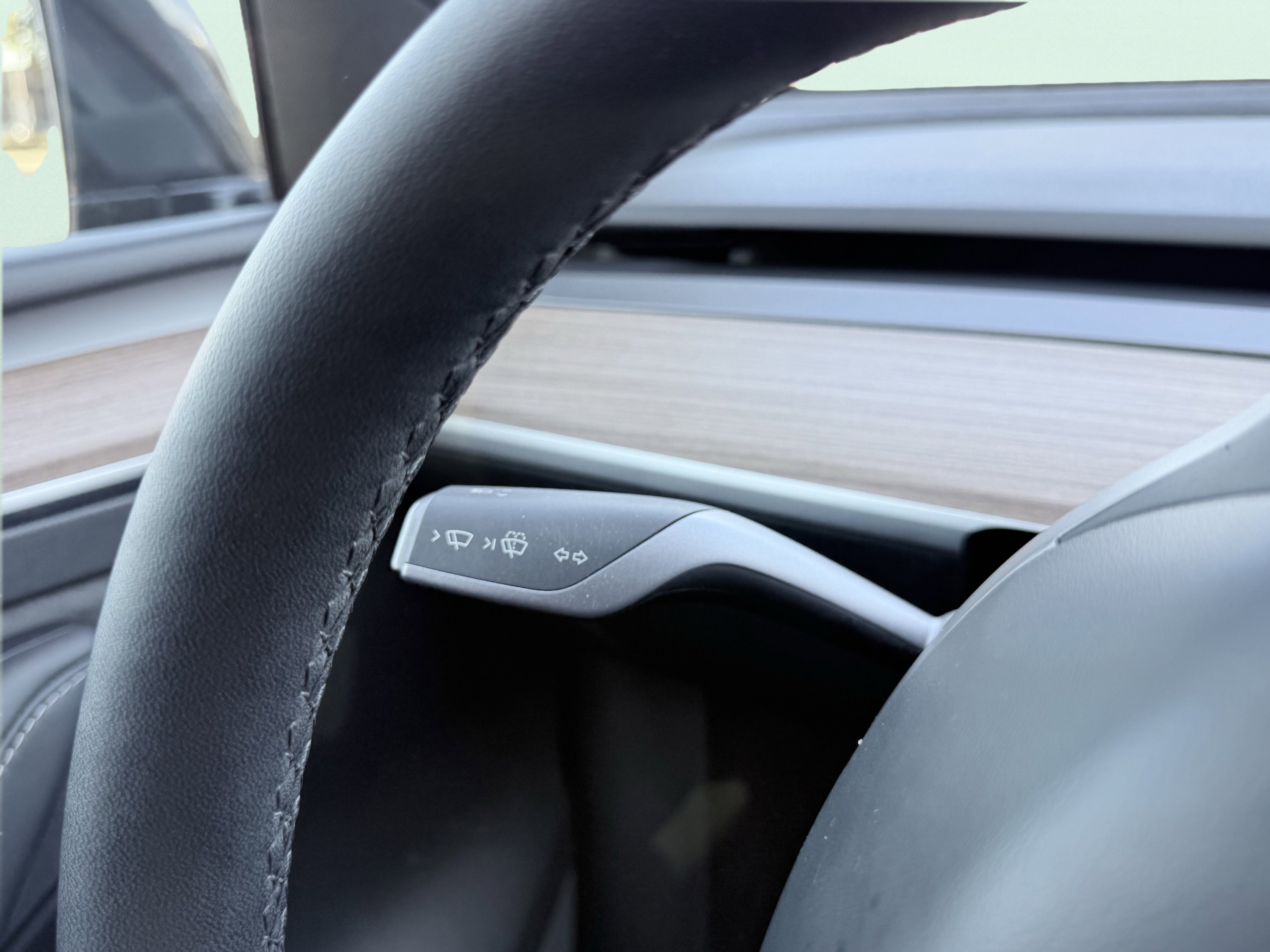 Used 2025 Tesla Model Y Long Range image 63