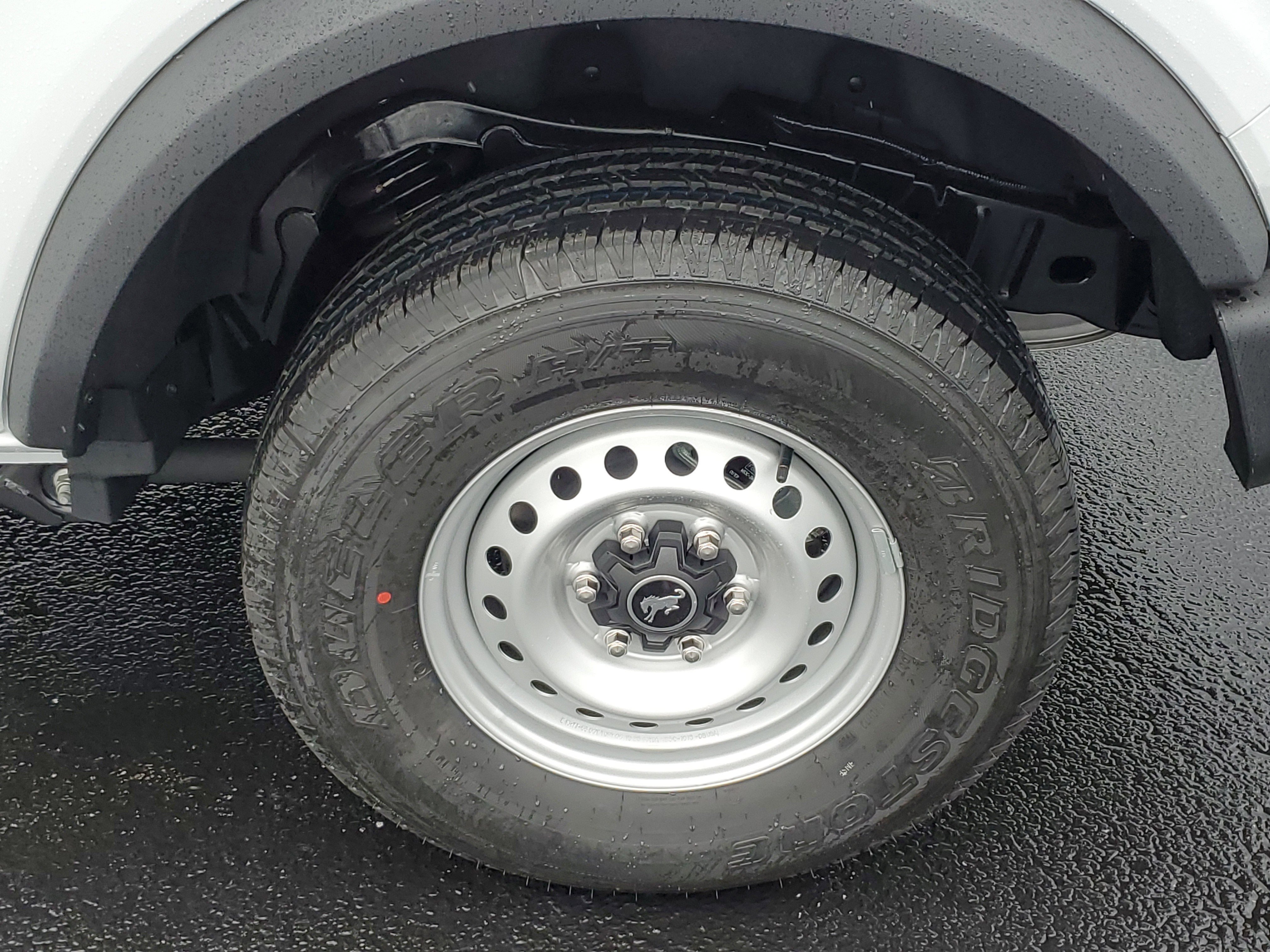 New 2025 Ford Bronco Base image 5