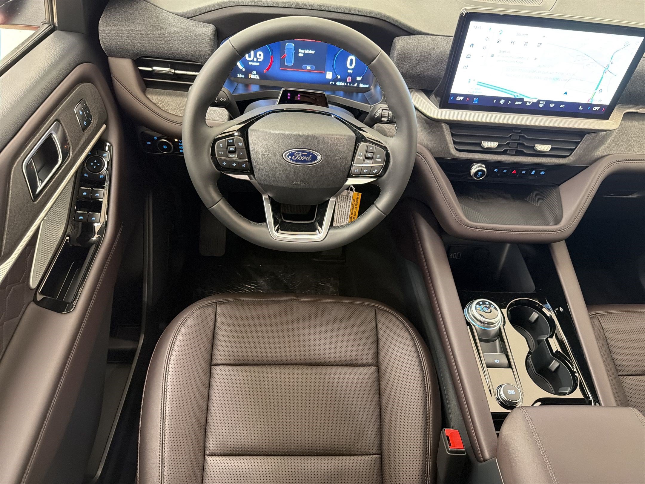 New 2026 Ford Explorer Platinum w/ LUX Leather Package AWD/4WD image 4