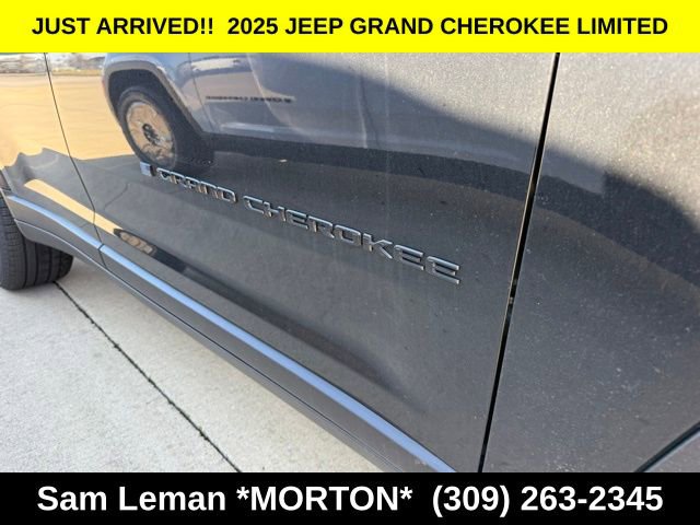 New 2025 Jeep Grand Cherokee Limited w/ Black Appearance Package image 6