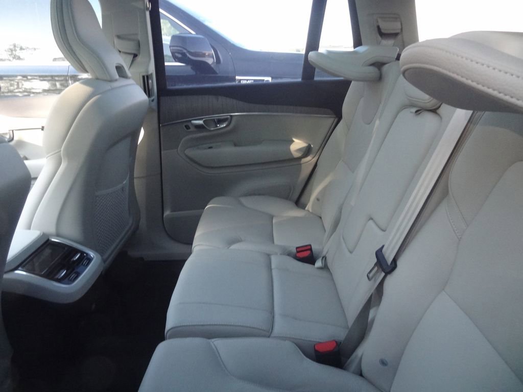Used 2024 Volvo XC90 B6 Plus AWD/4WD image 7
