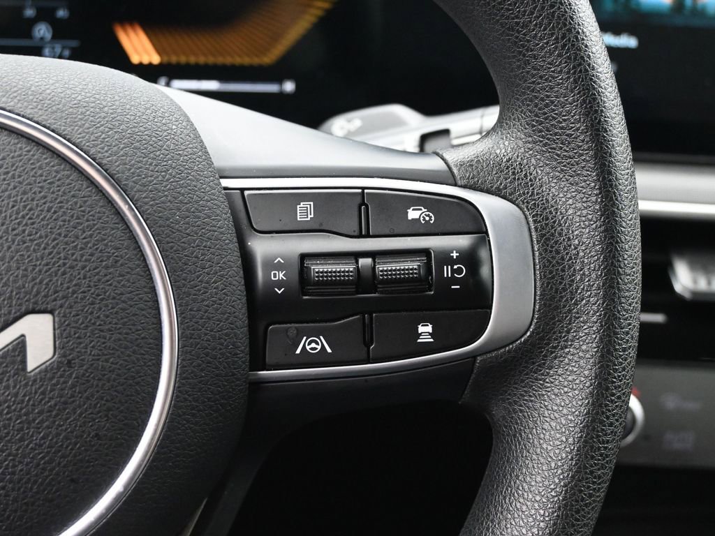 Used 2025 Kia K5 LXS FWD image 13