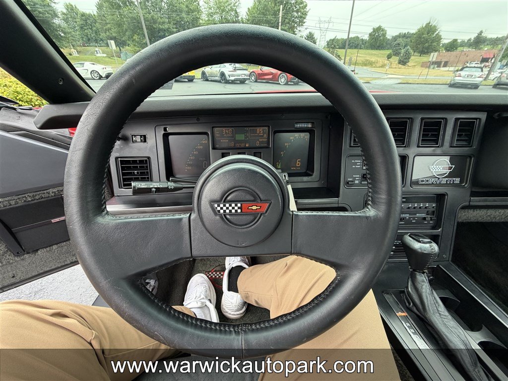 Used 1987 Chevrolet Corvette Coupe RWD image 10