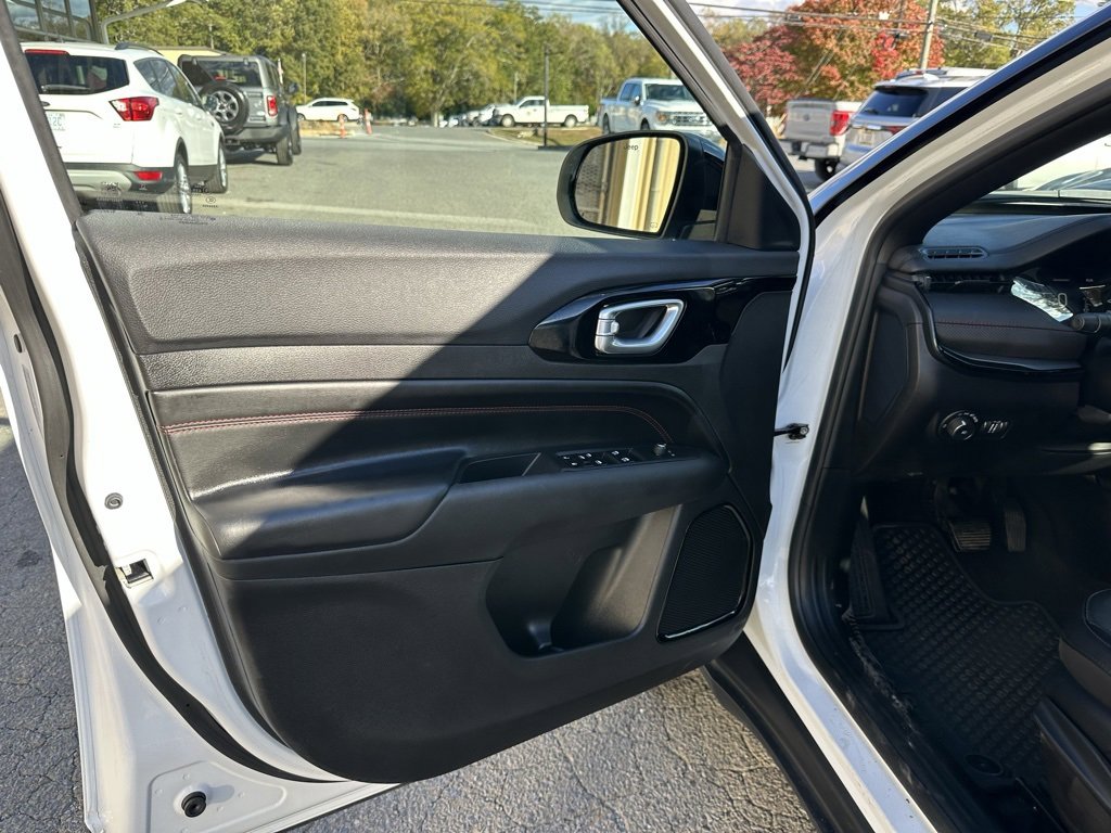 Used 2024 Jeep Compass Trailhawk image 13