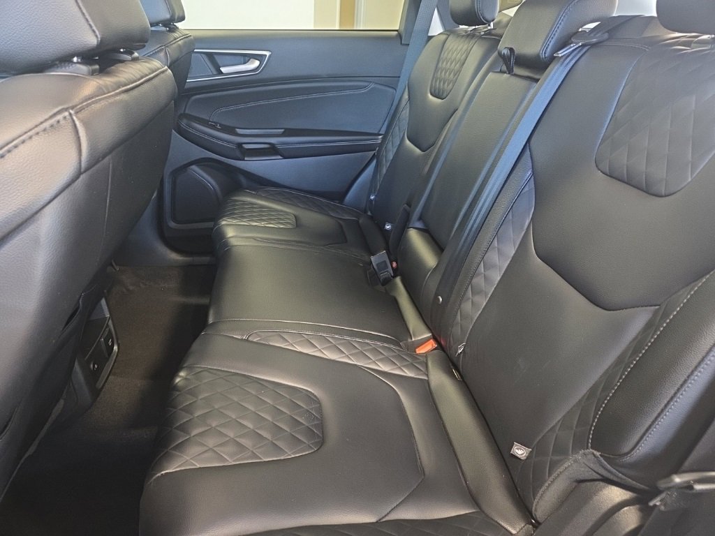 Used 2024 Ford Edge Titanium image 14