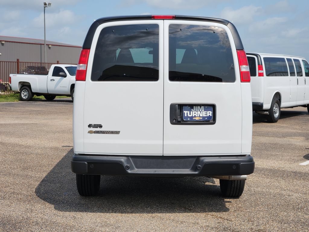 Used 2025 Chevrolet Express 3500 LS RWD image 6