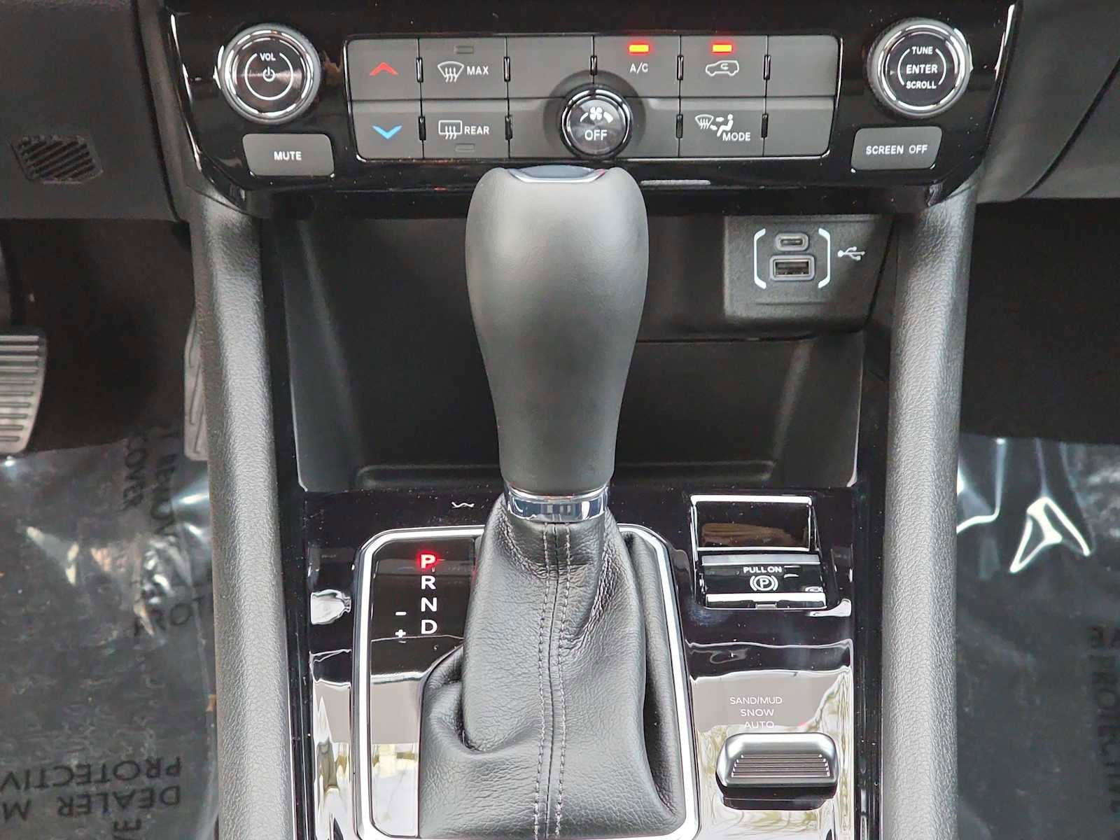 New 2026 Jeep Compass Latitude AWD/4WD image 21