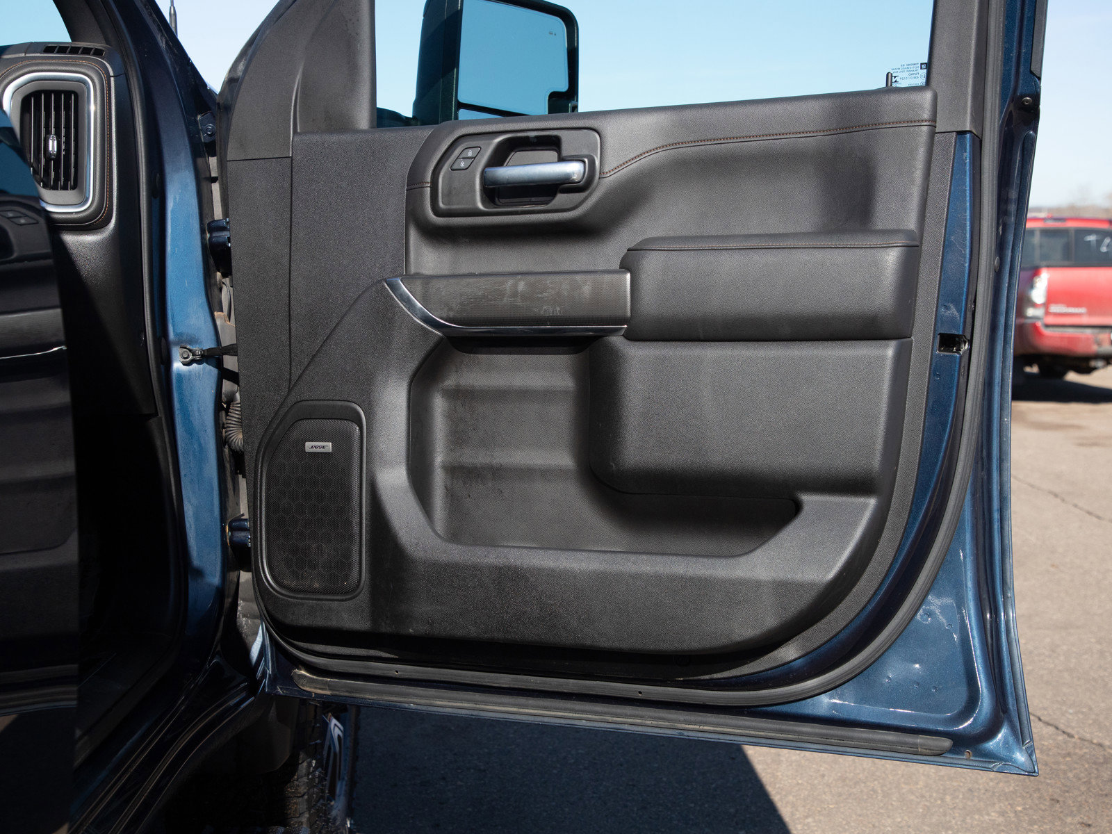 Used 2022 GMC Sierra 2500 AT4 w/ AT4 Premium Plus Package image 9