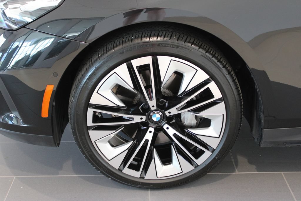 Used 2026 BMW 540i xDrive AWD/4WD image 28