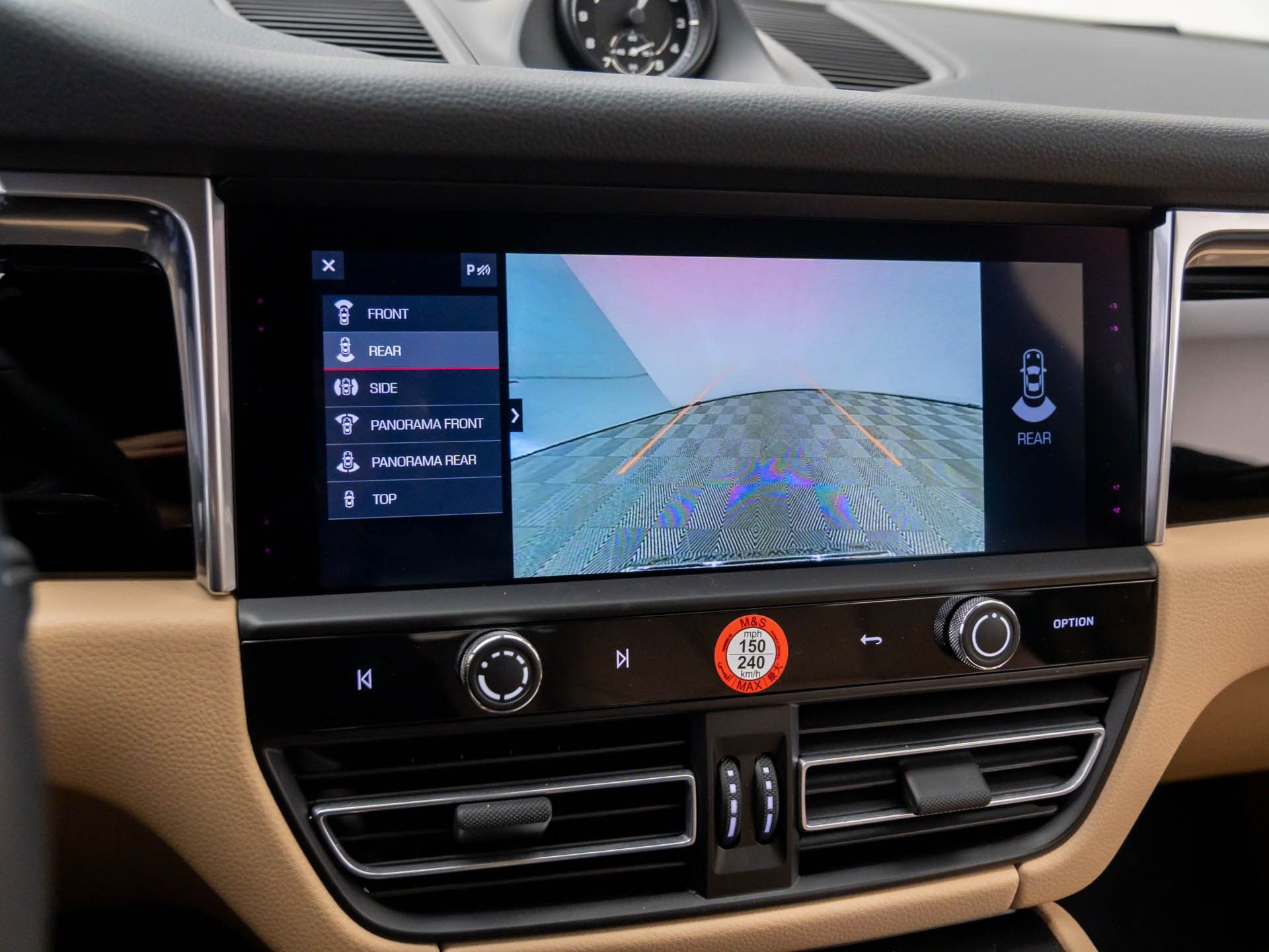 Certified 2025 Porsche Macan image 23