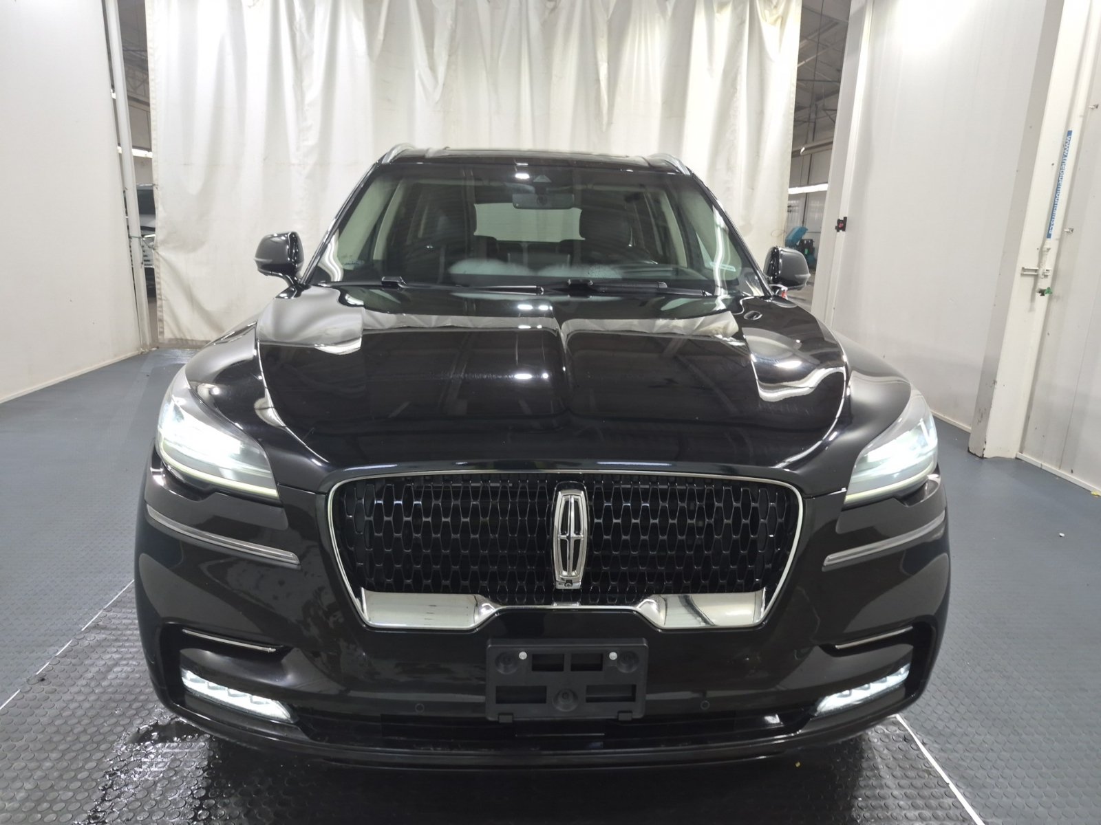 Used 2021 Lincoln Aviator Reserve AWD/4WD image 7