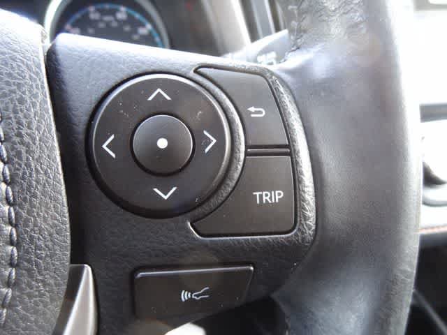 Used 2018 Toyota RAV4 SE AWD/4WD image 19